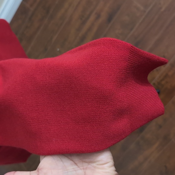 Joe Fresh| NWT Red and White Snow Flake Patterned Long Sleeve Crew Neck Sweater - Picture 5 of 15